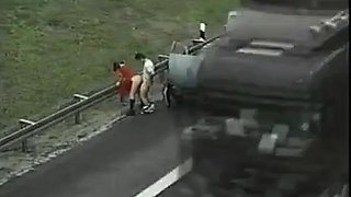 Riskantes Autobahnabenteuer eines deutschen Paares