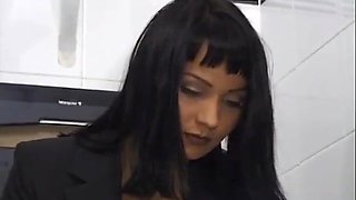 Uber-sexy Dark haired Gives A Blowage in The Toilet