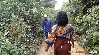 African guy found himself a BBW to fuck her in the wild