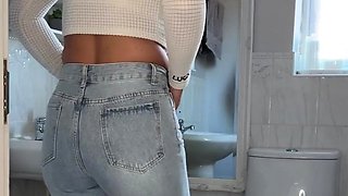 BurstingMeg - Plumber is fixing my toilet but it-s taking