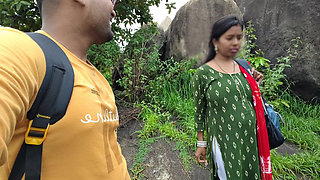 College Girl & Unknown Boy Fast Time Frendship - Tourist Places Par, Tourist Bhabhi Mili - Hot Bhabhi Video Outdoor Forest.