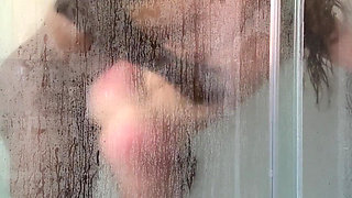 Fucking Hotwife in the Shower