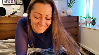 Brunette slut gives a great pov amateur blowjob