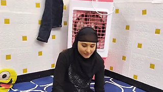 Desi Muslim Bhabi Gets Anal and Blowjob from Neighbor on First Day in New Room