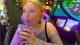 Sensual bbc cam teases thick black toy passion
