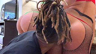 amateur sweetdesire12 flashing ass on live webcam