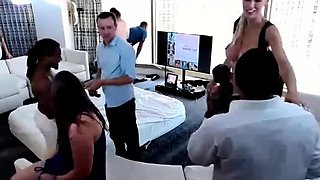 Real amateur skanks have group sex at slutty party in hi def