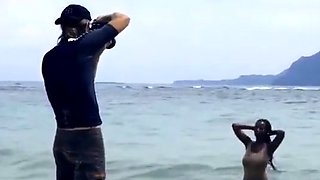 Public Flashing Of Big Natural Tits In The Moment Of Escape