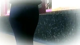 (Beau  petit  cul  de  ma  belle  fille)