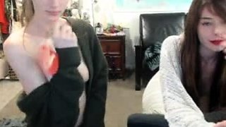 cute blonde amateur webcam teen showing