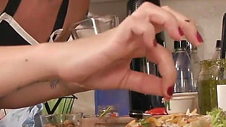 Office Pizza Party Giantess Featuring Sinn Sage