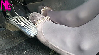 Revving in Grey Flats with Chains in Mp4format