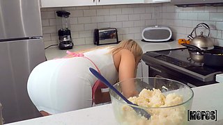 Posh tart thrilling X-rated scene