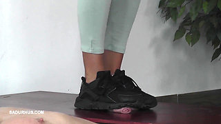 While Nomi Is on the Phone, the Slave Has an Orgasm