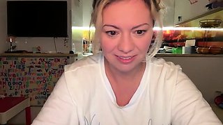 Blonde teen Sierras first erotic masturbation video