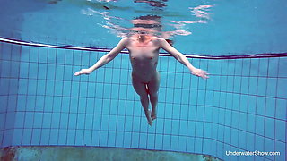 Underwater swimming babe Alice Bulbul