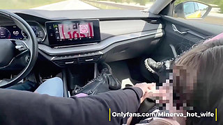 Wife Pays Taxi with a Blowjob. Taxi Driver Ejaculates in the Mouth While the Husband Watches. Wife Flash and Seduce in a Taxi