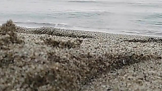 Teen Girl Masturbate on the Beach