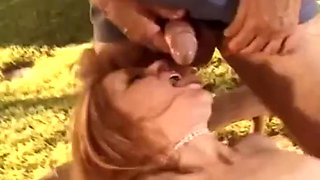 Incomparable lass's mother scene