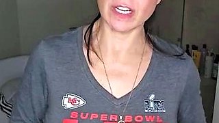 Love Chat Big Boobs Brunette Masturbating For Cam