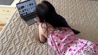 Stepdaughter Sucks Stepdad's Dick Deep While Stepmom's Away - Frintteza