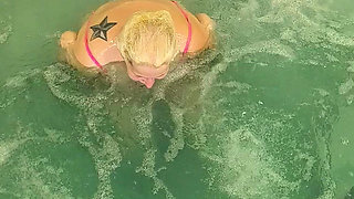 Davisdesires Is in the Pool Watch Her Pussy Drool