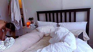 Brunette Solo Webcam Masturbation