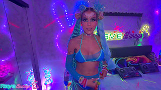 Lilith Grace Rides Brian Omally's Cock With Glow Sticks Packed Inside!