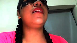 Preggo hoe amateur finger fucks herself in hot fetish solo