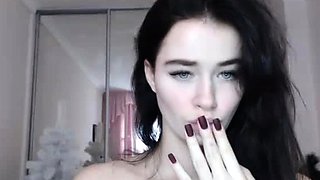 Cute amateur webcam teen girl toying pussy on webcam