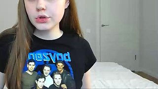 Cute blonde amateur webcam teen masturbating
