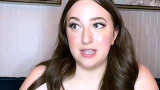 Big boob brunette masturbates on webcam
