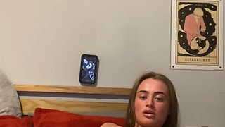 Tattooed goth slut fingers deep and body trembling on cam