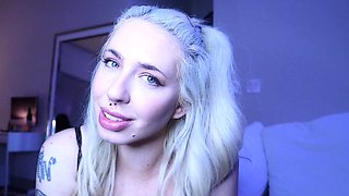 Pretty Hot Blonde Cam Babe Masturbate Solo on Cam