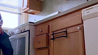 Destroying this kitchen with my powerpissing stream