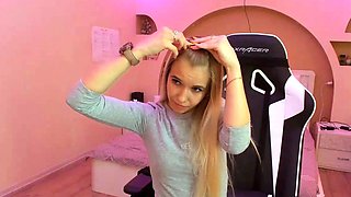 Blonde teen Sierras first erotic masturbation video