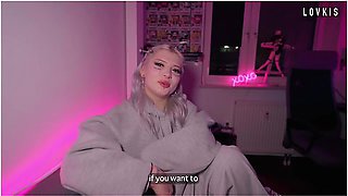 Fucked The Alt-girl Courier To Pay For The Order - Lovkis