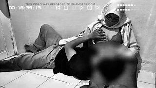 Malaysian High School Girl in Hijab Gives Handjob in Classroom - Amateur Teen with Big Tits