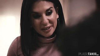 Joanna Angels Big Ass Takes Small Hands Cock Bareback After Rough Deep Throat from Kenzie Ree