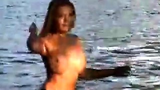 Elita Lofblad: Svensk glamourmodell Gone Wild