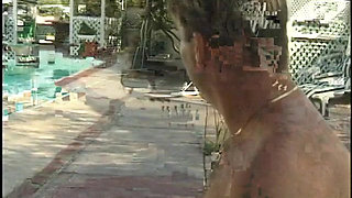 Young chicks want to share this horny dude together in the swimming pool