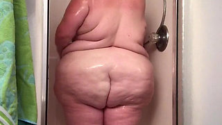 Shower Time with Julie Ginger