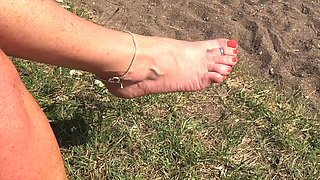 Mrs Mature Feet with Her Boobs and Pussy Out in the Sun