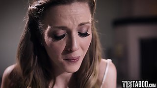 Criminal mom silences witness with intercourse