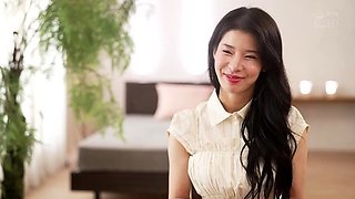 Amateur Asian College Teen Gives Blowjob