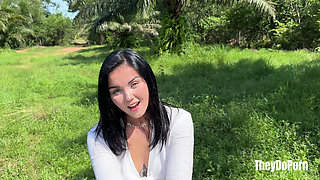 A Sex Date with a Girl Having a Really Yummy Ass and Who Is Eager for Anal