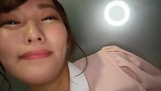 キュートなミニ系美女とトイレでもラブホまで濃厚ハメ撮り