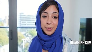 American Doctor Exploits Innocent Arab Girl in Hijab - Ozzy Sparx