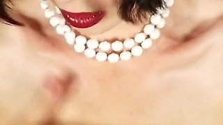 Skinny American MILF Alyce Porter Fingers Her Shaved Pussy for You!