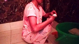 Muslim girl ko college me pakad ke chod diya